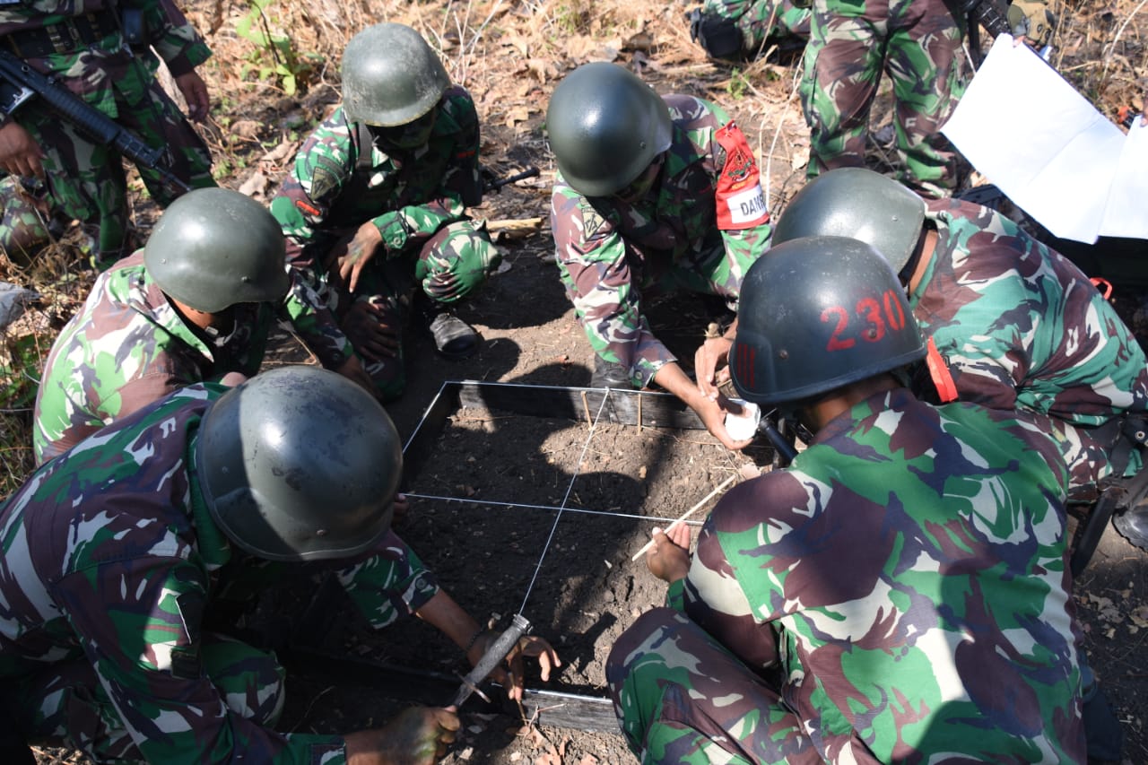 ALUGORO BERLATIH PERANG SERTA MENJAGA KELESTARIAN HUTAN